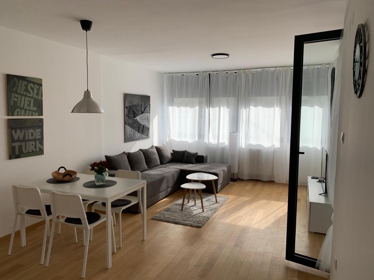 Apartment Iris Novi Sad Bagian luar foto